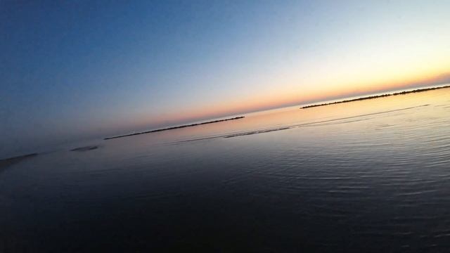 Avata All'alba sul Mare смотреть онлайн