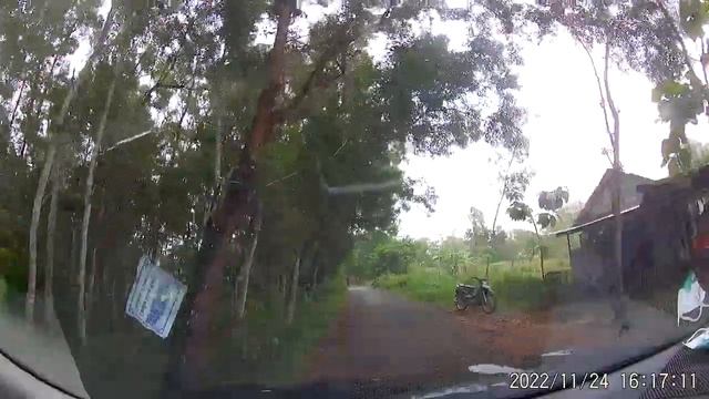 somewhere in the middle of nowhere in east java heading to suramadu - 2022 1124 161543 113 смотреть онлайн