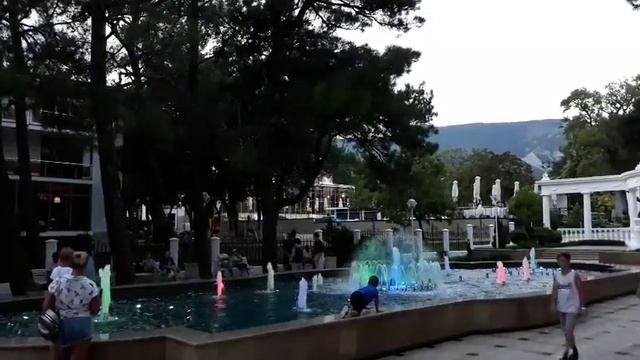 Фонтан в Геленджике смотреть онлайн