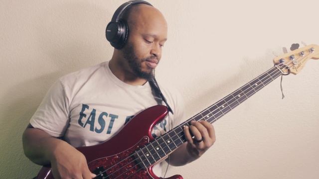Man in the moon - YellowJackets (bass playalong) смотреть онлайн