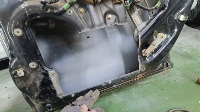 Подготовка к покраске TOYOTA Mark 2 gx90. Серия 3. Демонтаж старой шпаклевки. смотреть онлайн