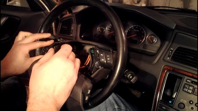 Установка кнопок круиз контроля на трехспицевый руль Volvo S60 смотреть онлайн