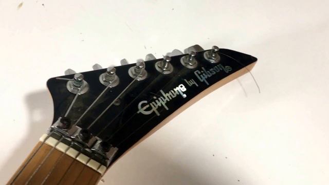 Gibson Epiphone S Series Strat Style Guitar - S - 80's Electric Guitar Review смотреть онлайн