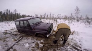 УАЗ: как выбраться из болота при помощи штатного домкрата