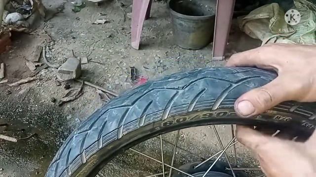 เปลี่ยนยางนอก 80/90 - 17 West Lake ลายสวยนิ่มมาก смотреть онлайн