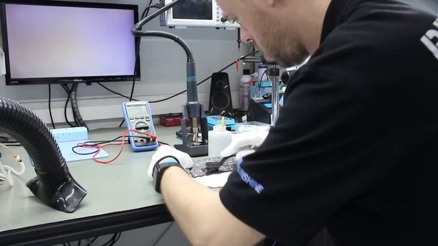 ¡OS MUESTRO MI LABORATORIO!...¿CÓMO AMPLIAR LA MEMORIA RAM AL MACBOOK AIR (A1466)? смотреть онлайн