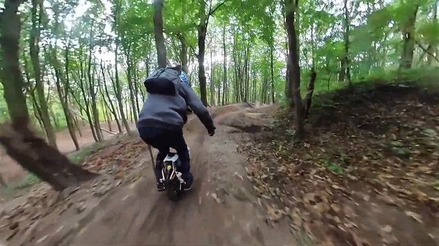 Kingsong S18 @ MTB Trail Stammenerbos. смотреть онлайн