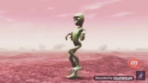 Танец зелёного чудика