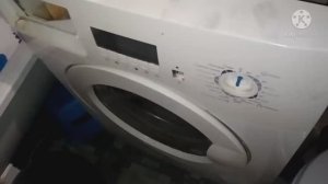 Потекла стиральная машинка  Zanussi ZW03101