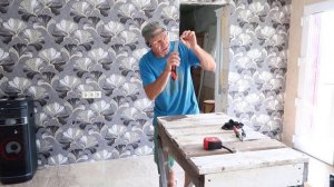 Как резать флизилиновые обои стык в стык прямо на стене