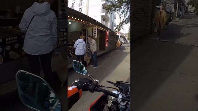 Дайте ей пожрать уже смотреть онлайн