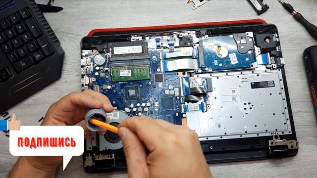 Апгрейд Hp 15-bw026ur , как разобрать ноутбук, замена термопасты, установка SSD смотреть онлайн