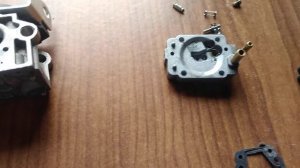 Бензокоса(тример,косилка) не заводится,заливает свечу бензином решение проблемы.