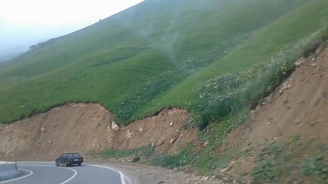 Чечено Итальяно Швейцарские Горы на высоте горных вершин Кавказского Хребно где причалил Ноев Ковче смотреть онлайн