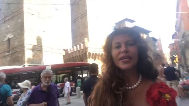 Высотки Болоньи или понты 12 века смотреть онлайн