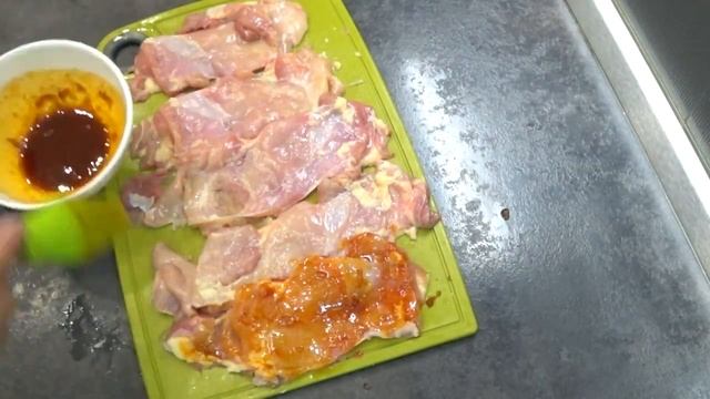 Это Объедение Просто заворачиваю КУРИЦУ в пергамент! Даже духовка не понадобится Век живи- век учис смотреть онлайн