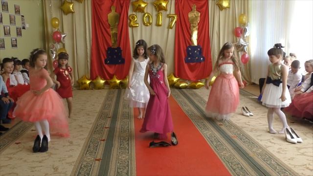 Танец Модница на утреннике в детском саду смотреть онлайн