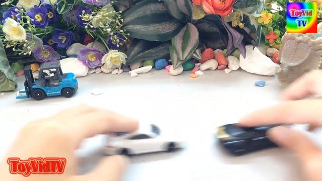 Porsche 911 Carrera Toy Car Video Collection for Children | Cars Crashing Videos For Kids - ⓉⓄⓎ смотреть онлайн