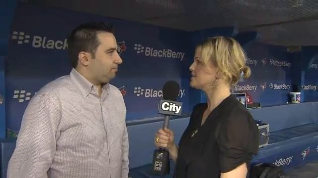 RAW VIDEO: Blue Jay Kawasaki shows Kathryn Humphreys his dance moves смотреть онлайн