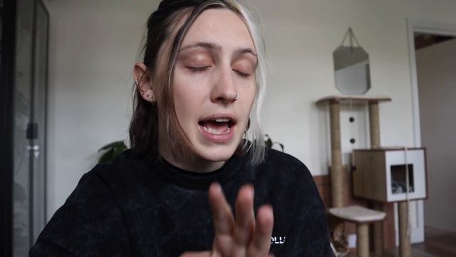 LONG WEEKEND VLOG | unboxing rare plants, cleo update & meeting up with plant friends смотреть онлайн