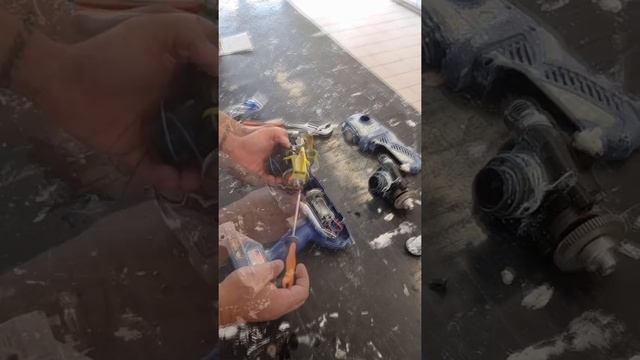 Changer la pompe du GRACO ULTRA MAX смотреть онлайн