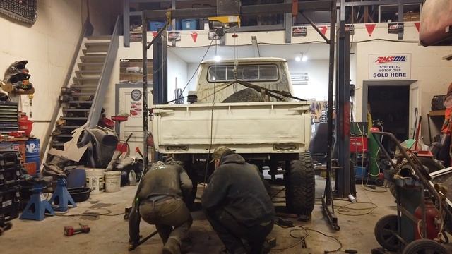 1988 Toyota Hiace SaS turns into a Restoration смотреть онлайн