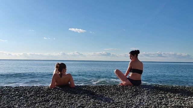 Ялта ??? Утреннее купание ?♀️?♀️30.03.2023г. смотреть онлайн