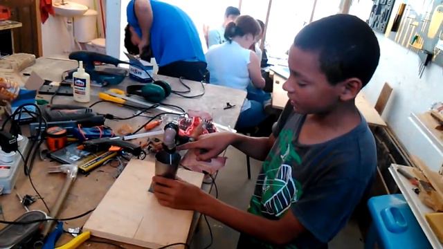 CIVNE - Explicação do funcionamento de um mixer construído no Centro смотреть онлайн