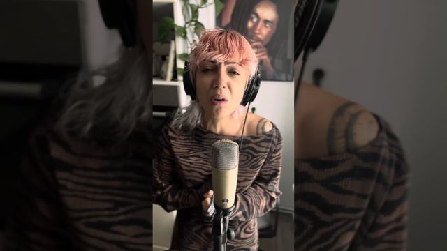 Daiana Lou - Almeno tu nell’universo (Mia Martini Cover) смотреть онлайн