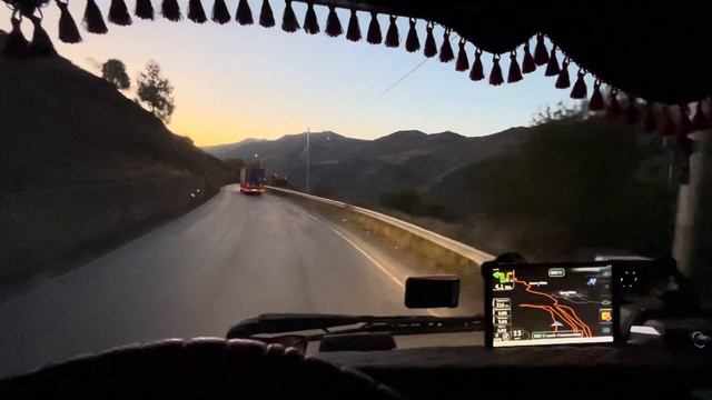 Крестовый перевал. Стремные места . Грузия. Турция. Первый раз сюдой едем. Дальнобой по миру)) смотреть онлайн