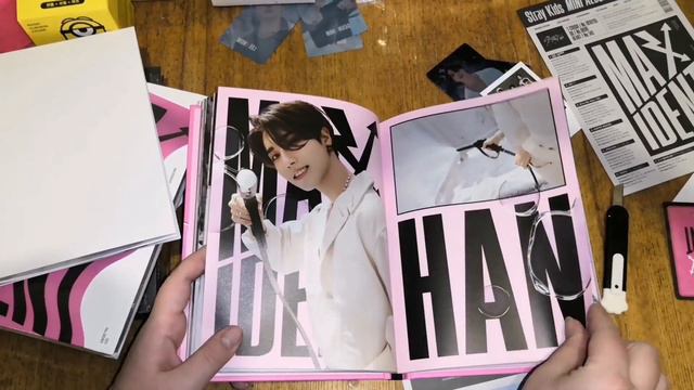Распаковка альбомов Stray Kids Maxident и неожиданные неожиданности. Stray Kids Maxident Unboxing