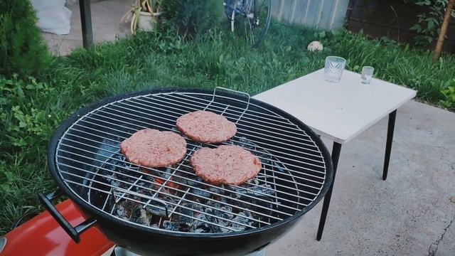 Ням ням вкусный воскресный вечер июня, в стрессе и усталости от стройки. Немного отдыха смотреть онлайн