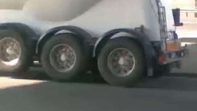 Цементовоз HeidelbergCement смотреть онлайн