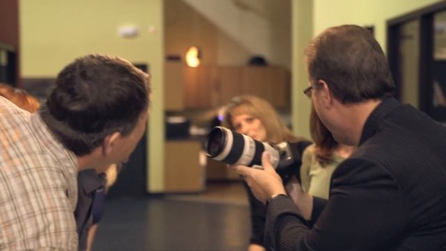 Exclusive First-Look at the just announced Canon EOS 7D Mark II camera смотреть онлайн