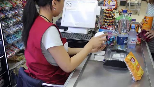 Продающие кассиры в супермаркетах — методы работы эффективного менеджмента смотреть онлайн