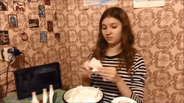 Снег.Много снега. Искусственный снеговик из туалетной бумаги и клея ПВА. смотреть онлайн