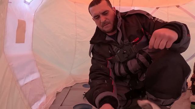 НАДУБАСИЛ ЛЕЩА!!!!! Ухх леска звенит. Ловля леща на поплавок смотреть онлайн