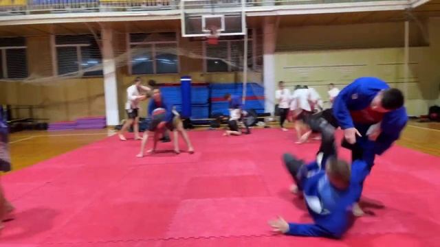 Тренировка, день борьбы??? смотреть онлайн