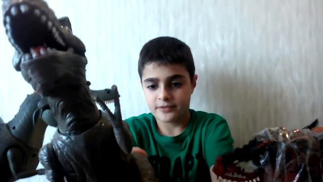 Много огромных динозавров обзор смотреть онлайн