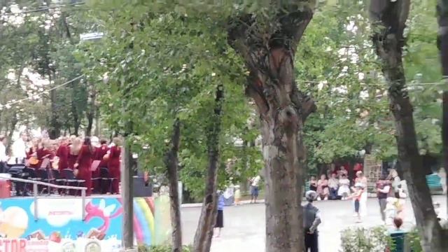 Невозможно слушать дома музыку из парка смотреть онлайн