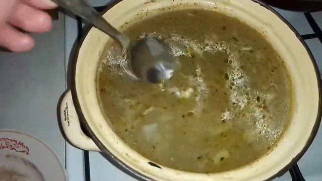 СУП с вермишелью. Суп из свиных ребер и курицы. Наваристый бульон из свиных ребер. смотреть онлайн