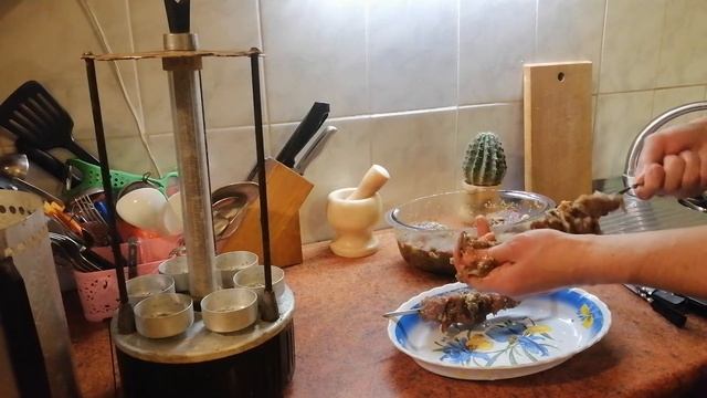 Сочнейший шашлык из говядины на электрической шашлычнице смотреть онлайн