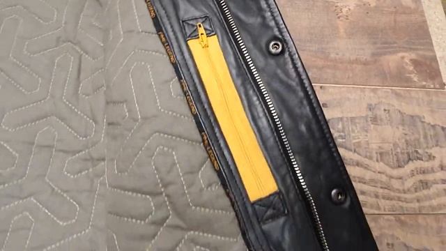 Обзор куртки Aviator, черного цвета из натуральной овечьей кожи. смотреть онлайн