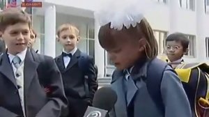 Девочка не хочет идти в школу и на 1 сентября