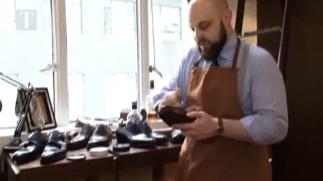 Why Gentlemen Should Polish Their Own Shoes смотреть онлайн