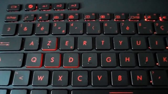 TUTO COMMENT FAIRE ÉCLAIRER UN CLAVIER PC PORTABLE .?⌨?? смотреть онлайн
