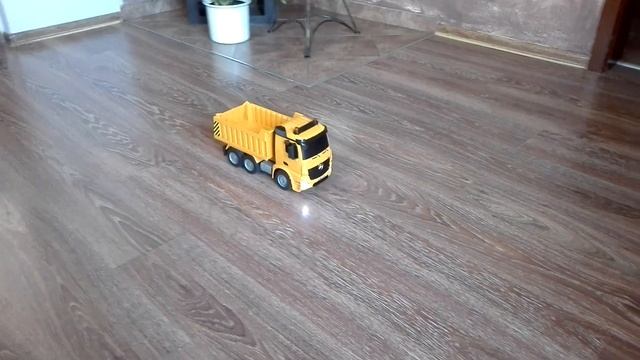 RC Mercedes -Benz Arocs Dump Truck presentation смотреть онлайн