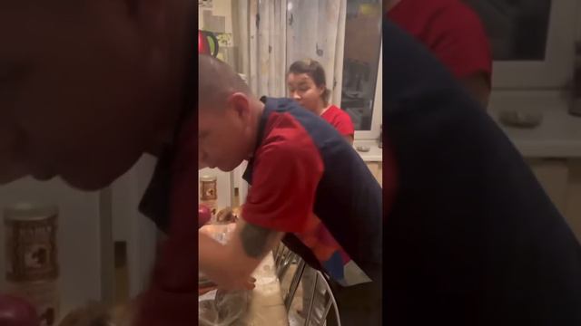 Иришка Чики-Пики и Паша идут в магазин. Обзор покупок на 10000 ₽ смотреть онлайн