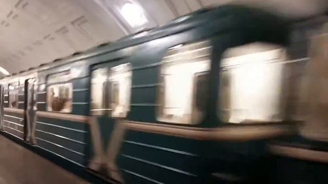 81-717/714.5М На станции Библиотека им. Ленина смотреть онлайн