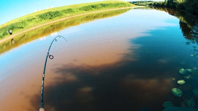 Вот это ЩУКА!!! Борьба без подсака с ОГРОМНОЙ рыбой! Есть ТРОФЕЙ на спиннинг!!! смотреть онлайн